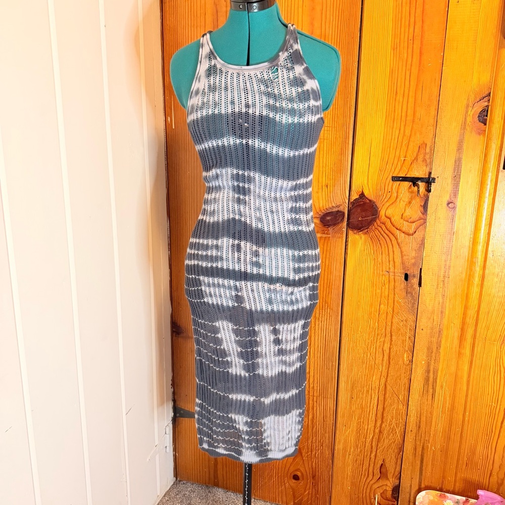 Gray and White Tie-Dye Sleeveless Dress